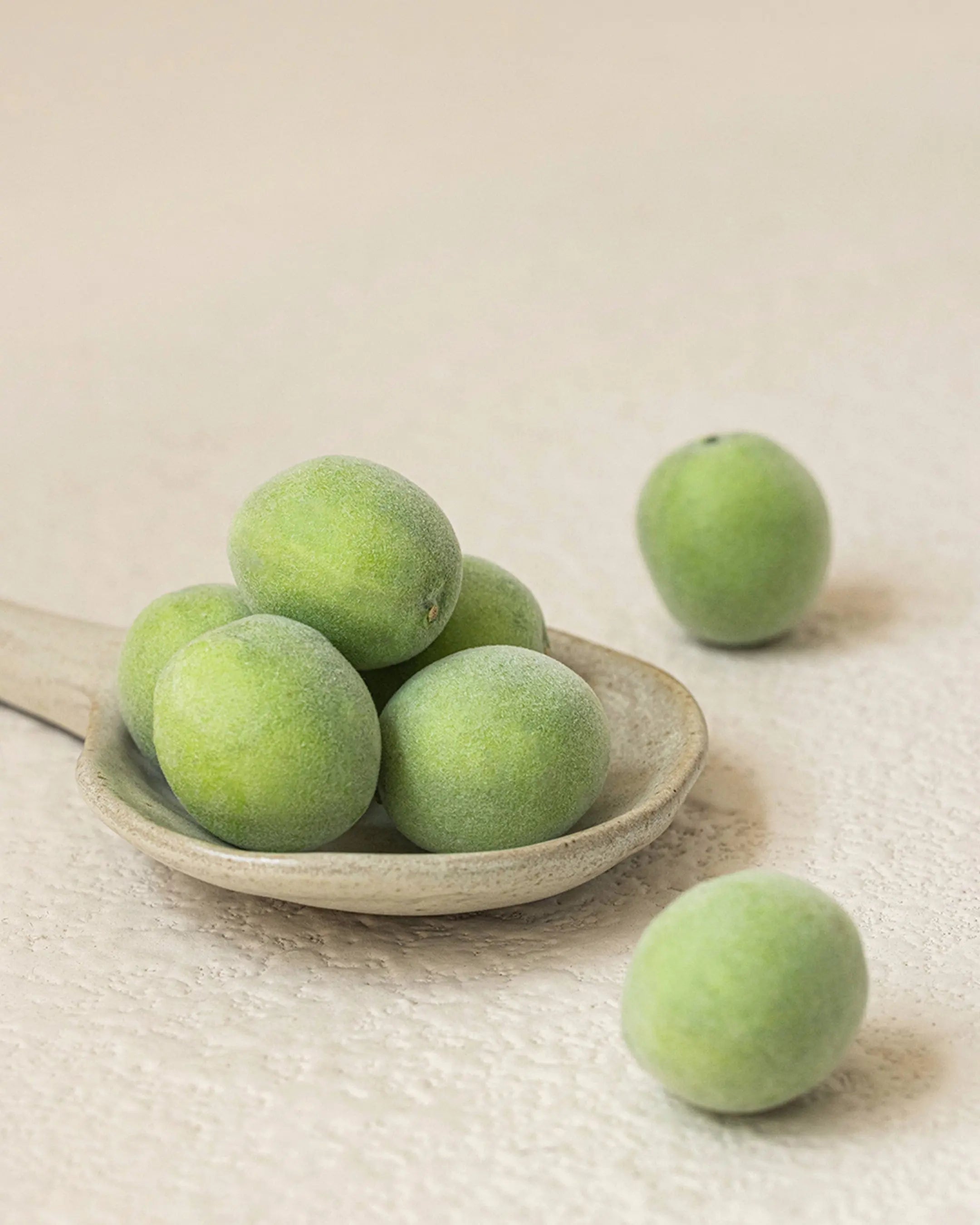 Green plum refreshing toner : AHA + BHA Rose Cosmetics